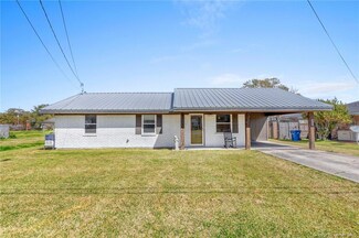 512 Ledoux St, Jennings, LA 70546