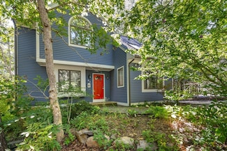 21 Braeside Rd, Falmouth, MA 02540