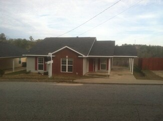 222 23rd Ct, Phenix City, AL 36869