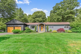24 Chalon Rd, Trumbull, CT 06611
