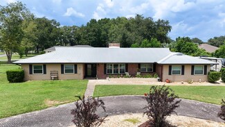 3022 S Circle Dr, Inverness, FL 34450