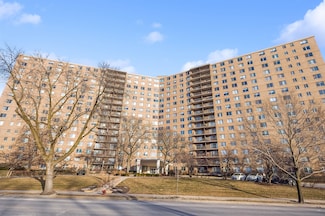 7033 N Kedzie Ave Unit 908, Chicago, IL 60645
