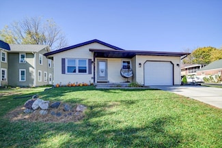 400 Market St, de Forest, WI 53532