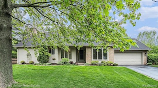 4659 Pine Eagles Dr Unit 33, Brighton, MI 48116