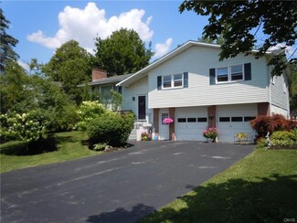 4910 Ledyard Dr, Manlius, NY 13104