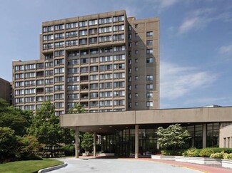 250 Hammond Pond Pkwy Unit 401S, Chestnut Hill, MA 02467