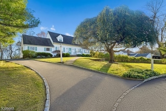 473 Bayberry Ln, Mountainside, NJ 07092