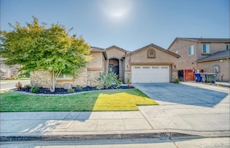 5739 N Shiraz Ave, Fresno, CA 93723