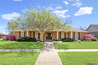 318 W Woodstone Ct, Baton Rouge, LA 70808