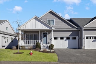 251 Wickford Ct, North Kingstown, RI 02852