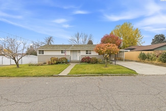 1002 King St, Grandview, WA 98930