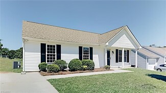 5 Franklinwood Dr, Greensboro, NC 27401