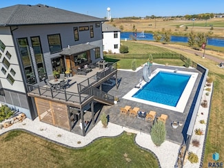 110 Liberty Cir, Harrisburg, SD 57032