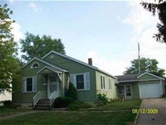 1061 E Walnut St, Nappanee, IN 46550