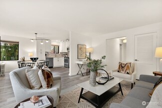 2450 Dexter Ave N Unit 301, Seattle, WA 98109