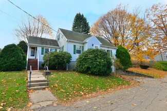 12 Oakwood Ave, Hopedale, MA 01747