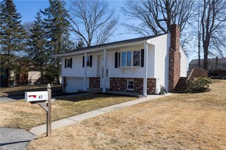 47 Birchwood Ln, West Warwick, RI 02893
