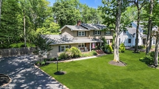 1257 Sunnyfield Ln, Scotch Plains, NJ 07076