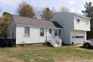 13 Pleasant St, Salisbury, MA 01952