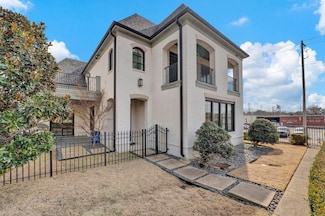 692 S Main St, Memphis, TN 38103