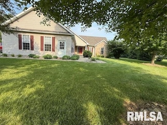 1327 Oak Leaf Ln, Washington, IL 61571