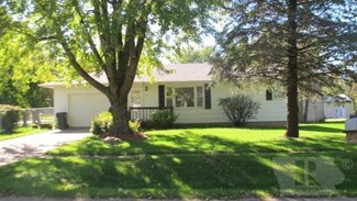 104 W Smith St, Russell, IA 50238