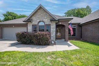 508 Natchez Trace Dr, Jefferson City, MO 65109