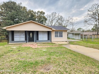 7205 Malibar Ln, Biloxi, MS 39532