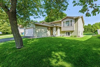 2801 Oakview Ln, Monticello, MN 55362