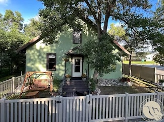 345 N 3rd St, Columbus, MT 59019