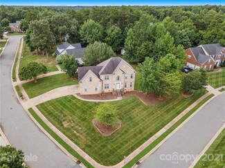 2726 Gannett Dr, Charlotte, NC 28214