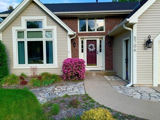 5706 Lois Ln, Saint Paul, MN 55126