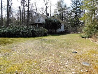 1950 Woodstock Rd, Gates Mills, OH 44040