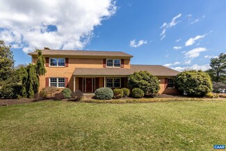 40 Dalhousie Rd, Waynesboro, VA 22980