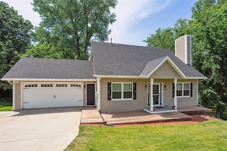3185 Harbor Ave, Newton, IA 50208