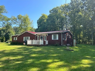 1299 Apache Dr, Espyville, PA 16424