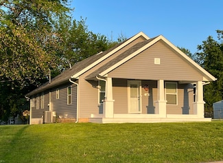 404 S Boston Ave, Bolivar, MO 65613