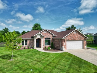1601 Andretti Cir, Columbia, MO 65201
