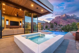 2542 Anasazi Way, Springdale, UT 84767
