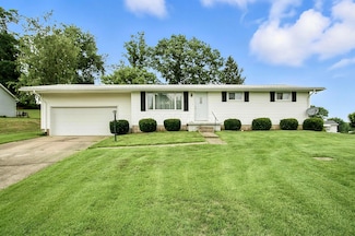125 Sherwood Dr, Zanesville, OH 43701