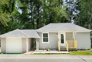 394 Douglas St, Uxbridge, MA 01569