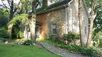 1742 Weyhill Dr, Center Valley, PA 18034