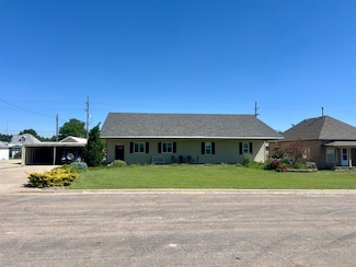 1116 S First St, Stockton, KS 67669