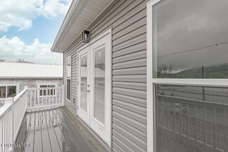 321 7th St, Rocky Top, TN 37769