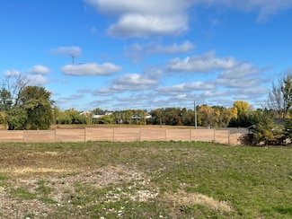 625 Remington Ct, Eagan, MN 55123