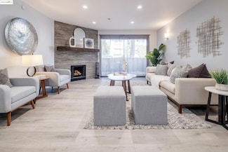 389 Belmont St Unit 110, Oakland, CA 94610