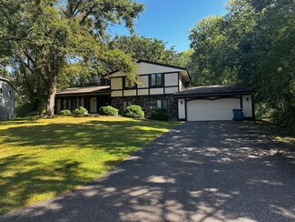 2841 Mayfield Rd, Wayzata, MN 55391
