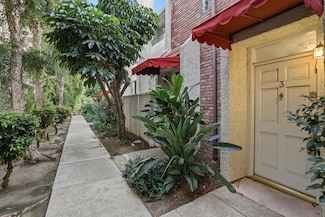 6540 Hayvenhurst Ave Unit 3, Van Nuys, CA 91406