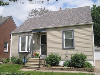 329 E Harry Ave, Hazel Park, MI 48030