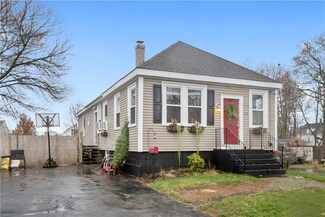 28 Mawney Ave, Warwick, RI 02889